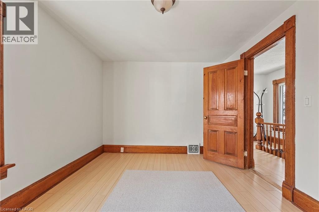 Upper-33 Rich Avenue, Cambridge, ON, N1R 2A4 - 9