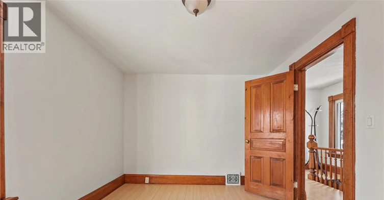 Upper-33 Rich Avenue, Cambridge, ON, N1R 2A4 - 9