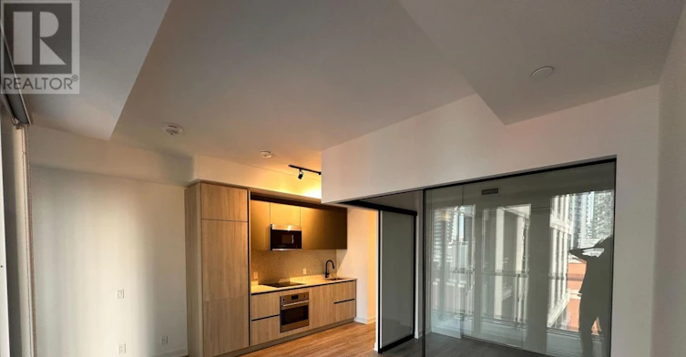 1710-108 Peter Street, Toronto, ON, M5V 2G7