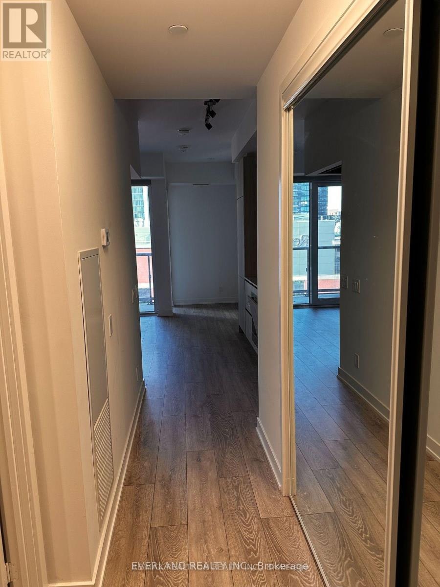 1710-108 Peter Street, Toronto, ON, M5V 2G7 - 7