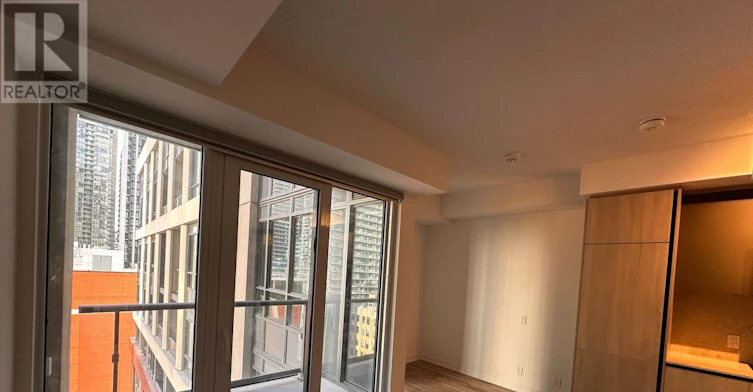1710-108 Peter Street, Toronto, ON, M5V 2G7 - 4