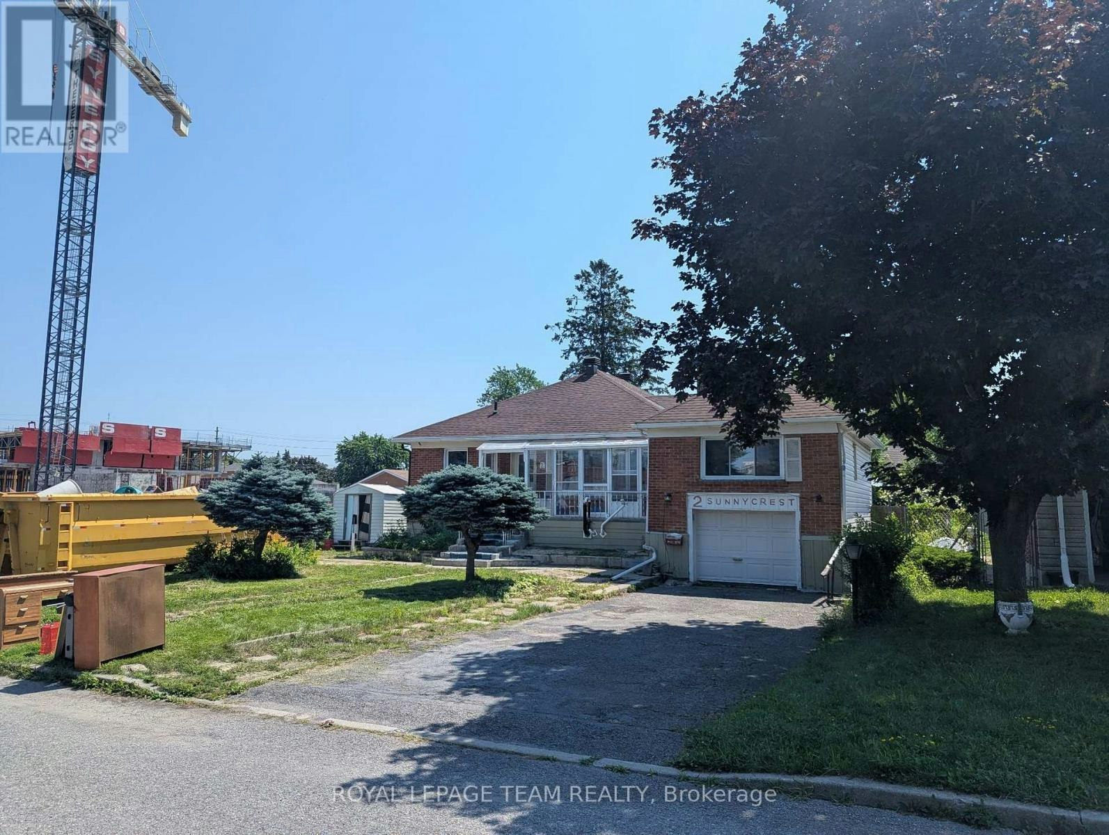 2 Sunnycrest Drive, Ottawa, ON, K2E 5Y2