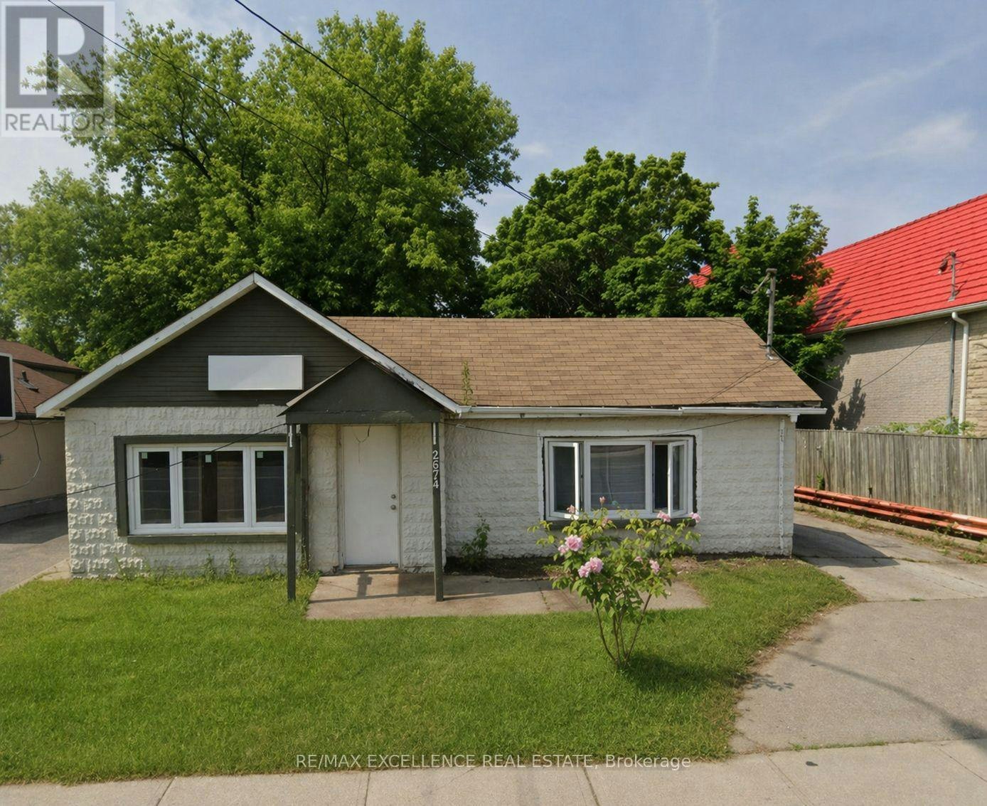 2574 Confederation Parkway, Mississauga, ON, L5B 1S2
