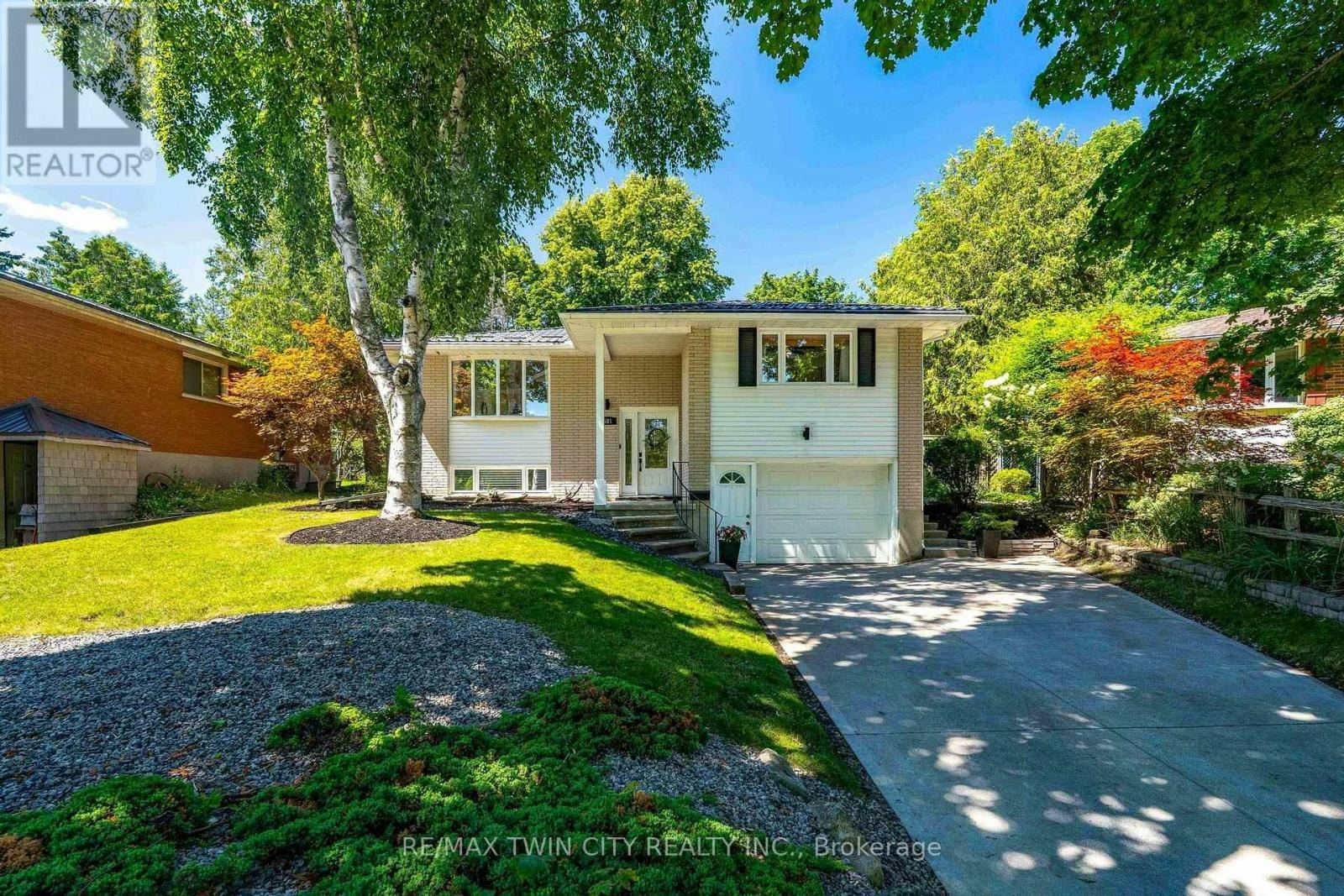 581 Glendene Crescent, Waterloo, ON, N2L 4P3
