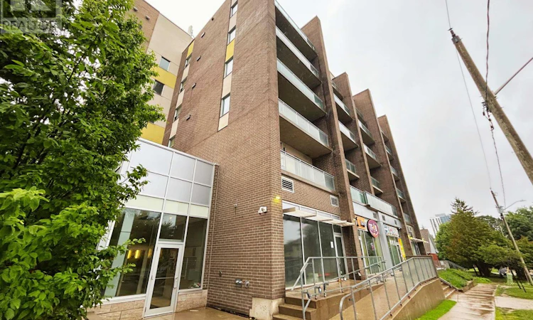 B303-62 Balsam Street
