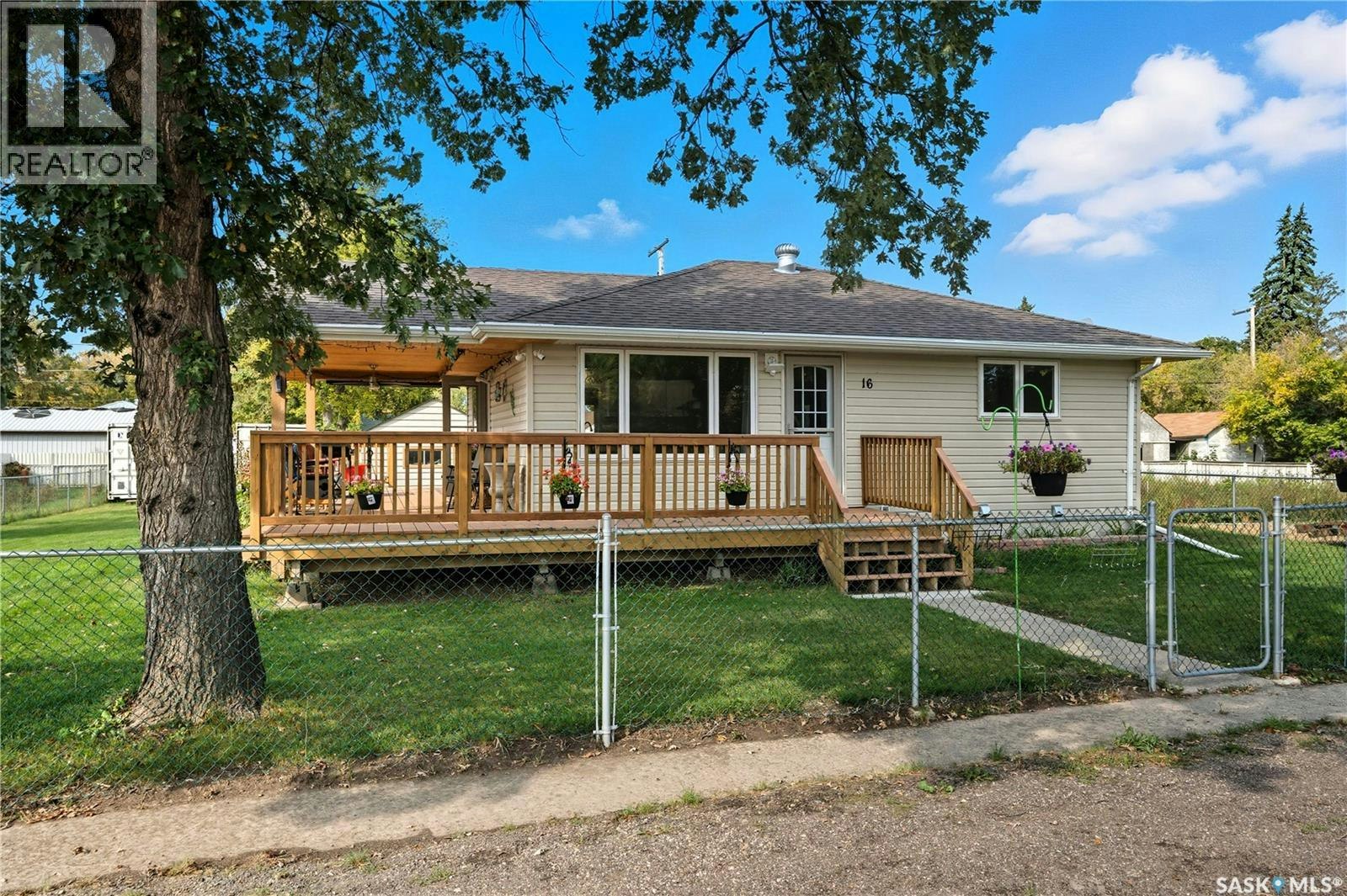 16 Walsh Street, Fort Qu'Appelle, SK, S0G 4A0