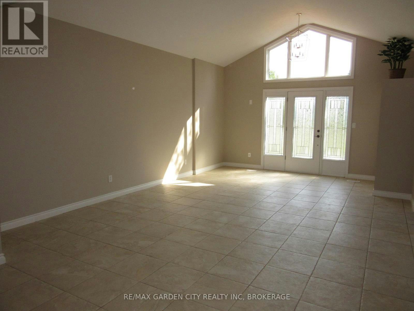 11981 Morris Road, Niagara Falls, ON, L3B 5N4 - 3