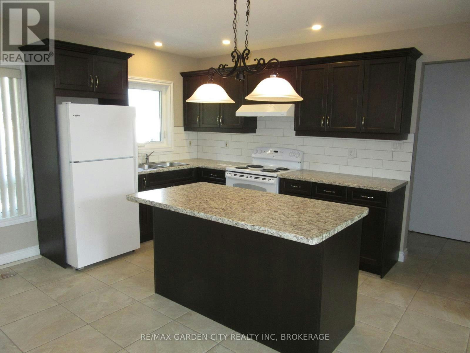 11981 Morris Road, Niagara Falls, ON, L3B 5N4 - 6