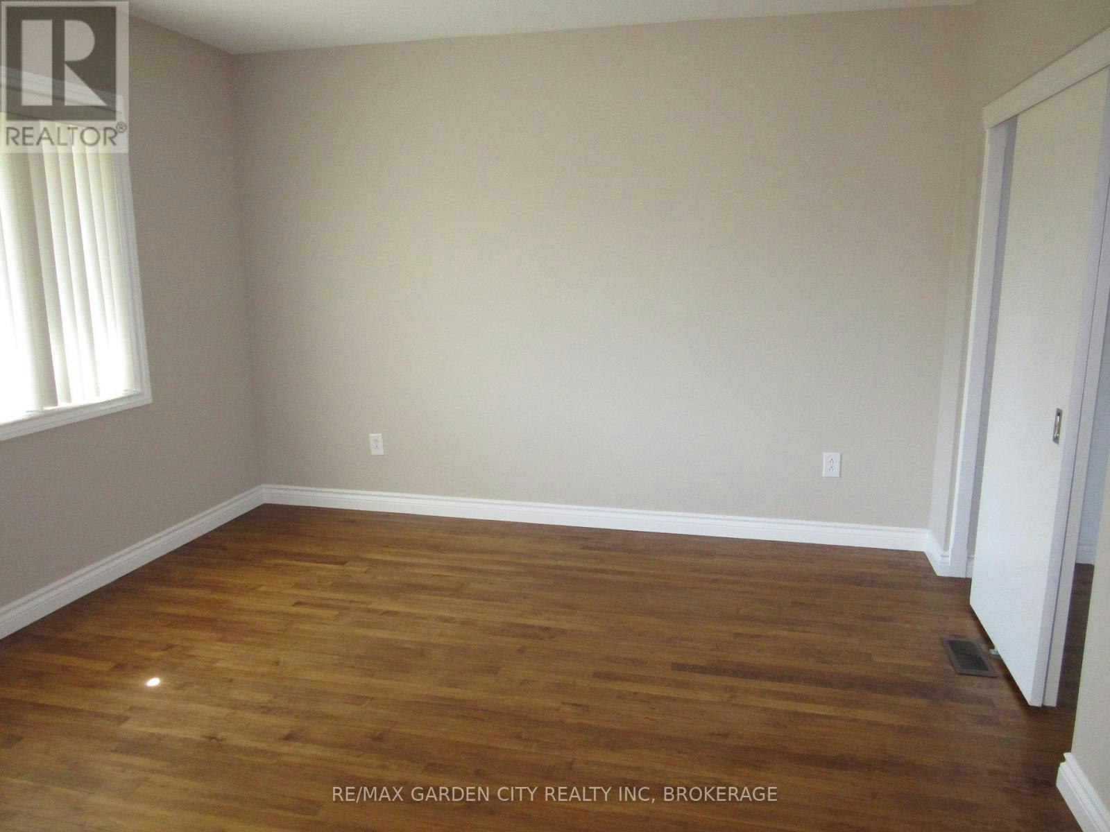 11981 Morris Road, Niagara Falls, ON, L3B 5N4 - 11