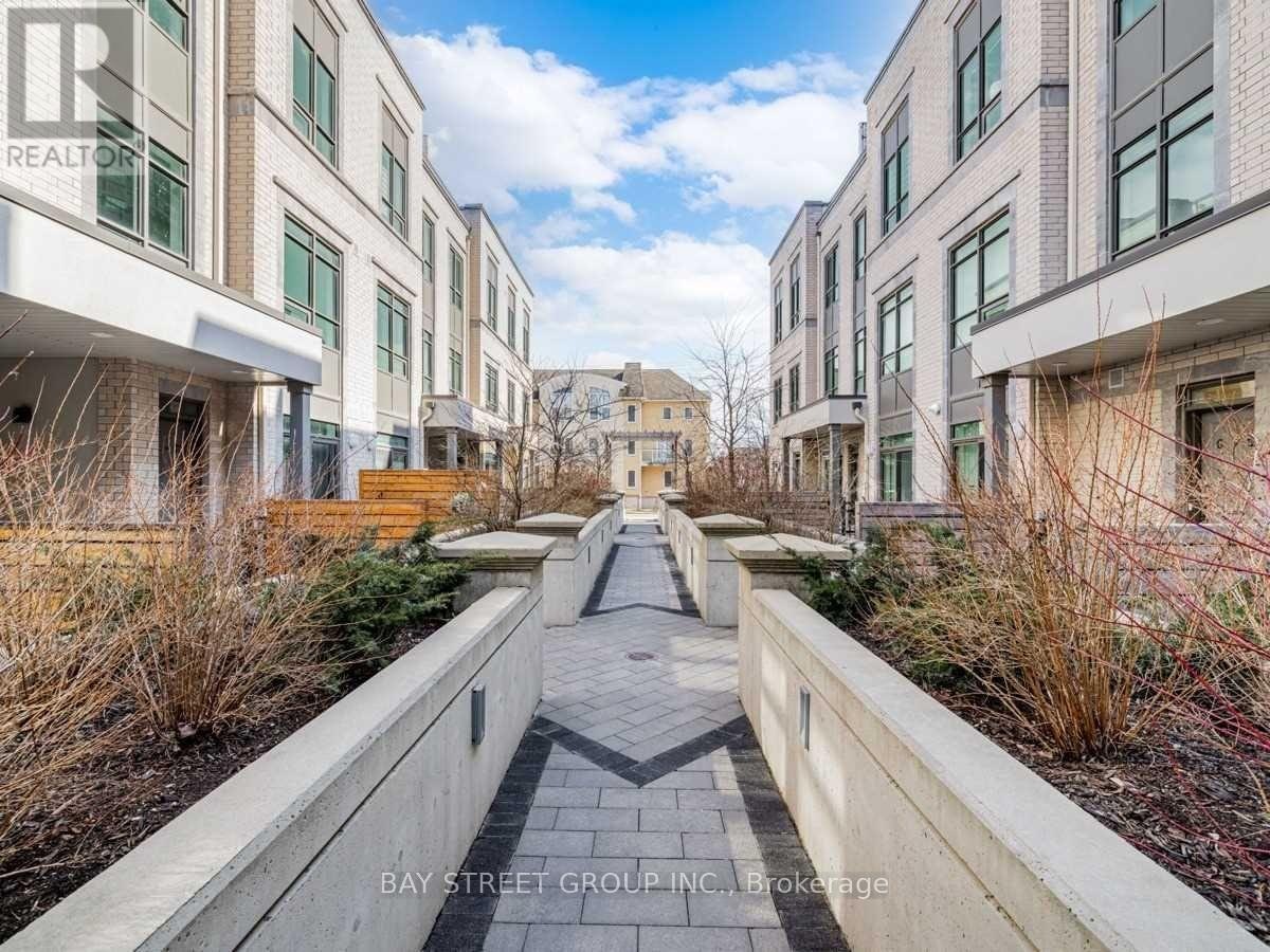 10-52 Holmes Avenue, Toronto, ON, M2N 0J9 - 3