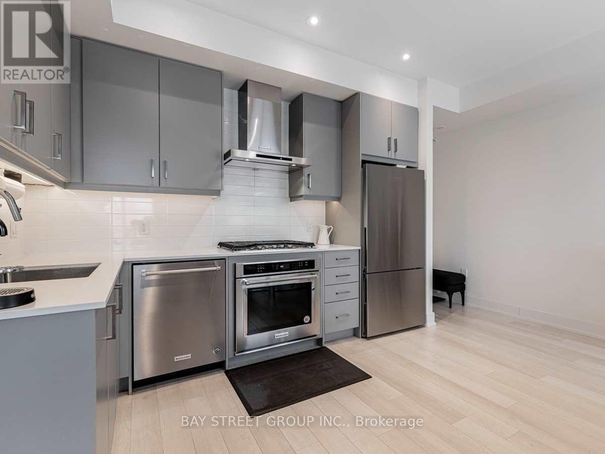 10-52 Holmes Avenue, Toronto, ON, M2N 0J9