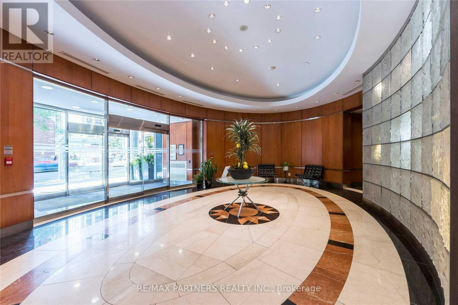 908-1121 Bay Street, Toronto, ON, M5S 3L9 - 3