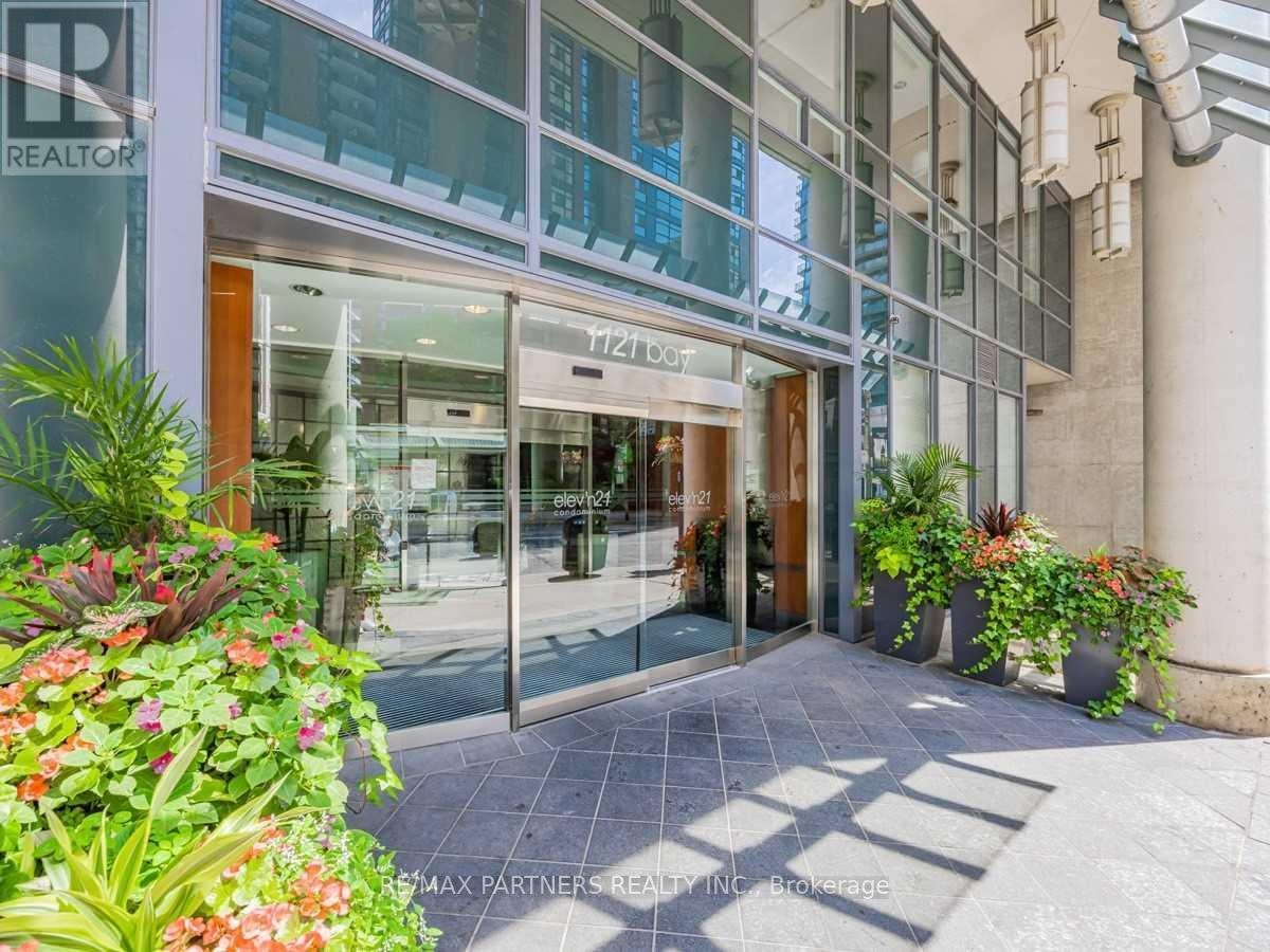 908-1121 Bay Street, Toronto, ON, M5S 3L9 - 2