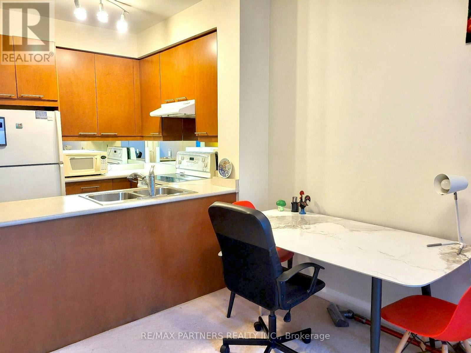 908-1121 Bay Street, Toronto, ON, M5S 3L9 - 9