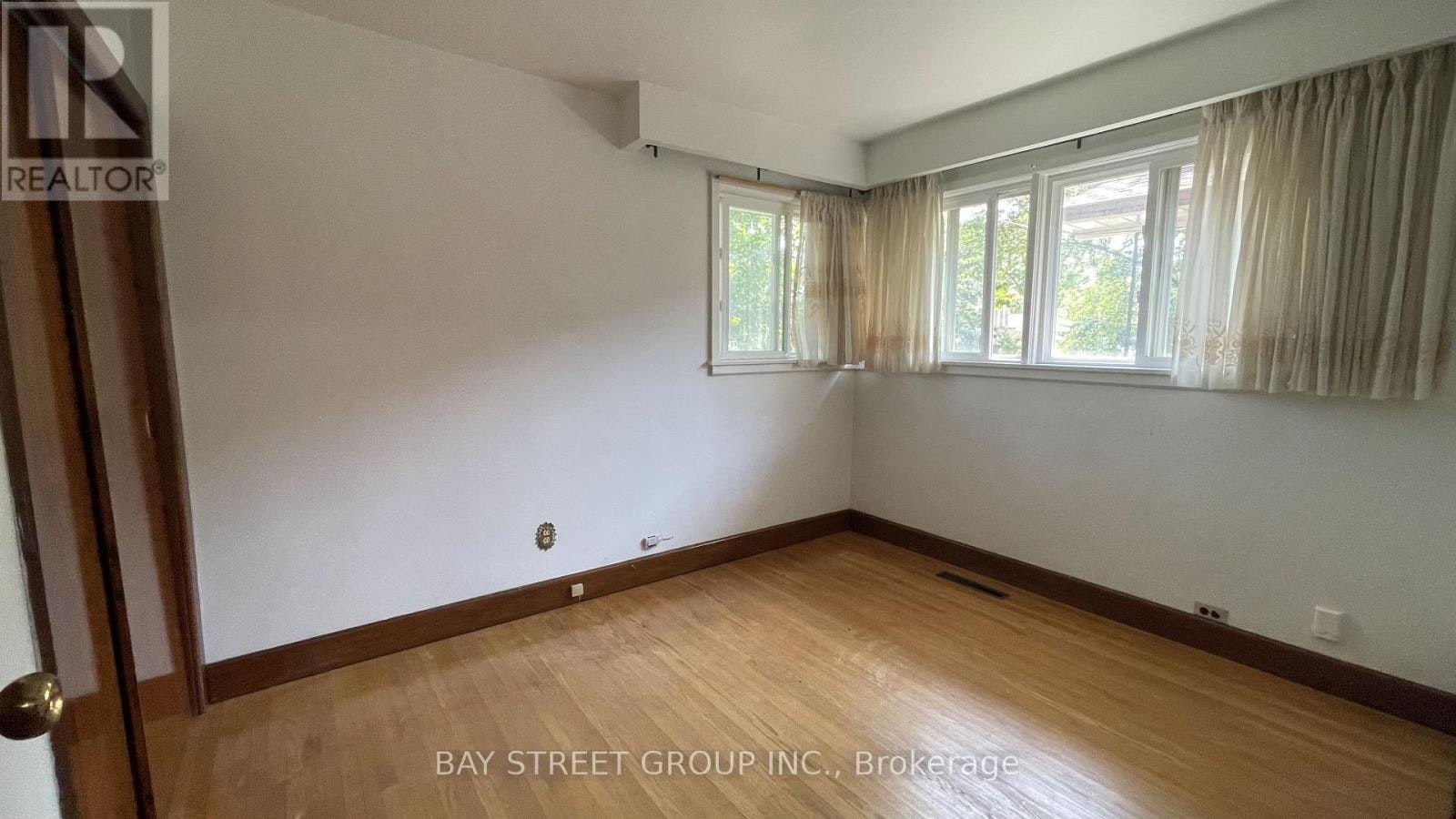 260 Moore Park Avenue, Toronto, ON, M2M 1N6 - 11