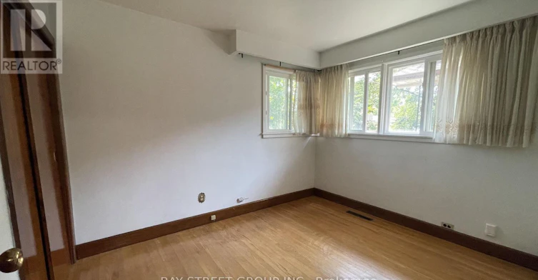260 Moore Park Avenue, Toronto, ON, M2M 1N6 - 11