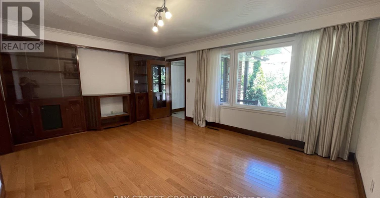 260 Moore Park Avenue, Toronto, ON, M2M 1N6 - 4