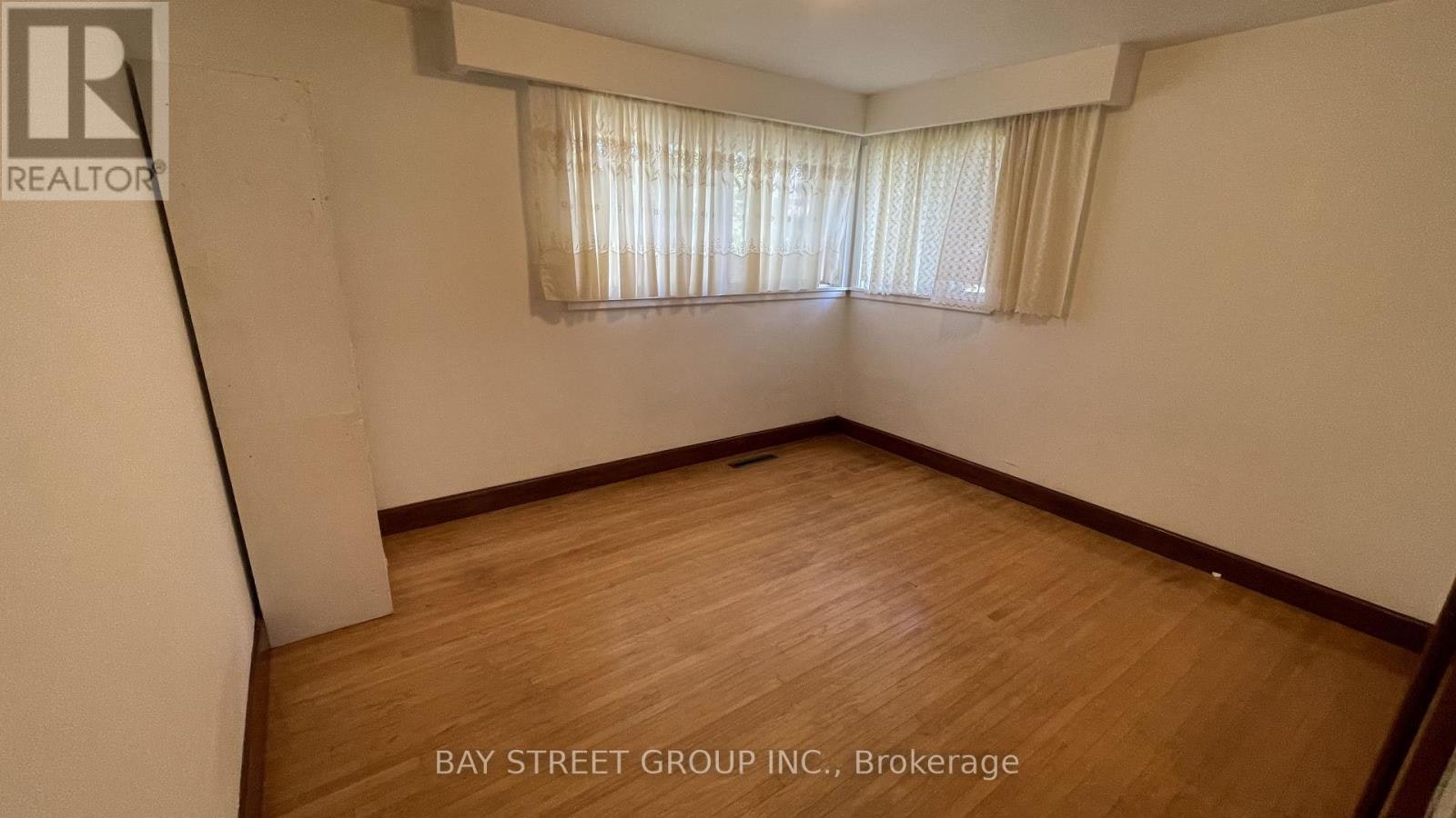 260 Moore Park Avenue, Toronto, ON, M2M 1N6 - 8