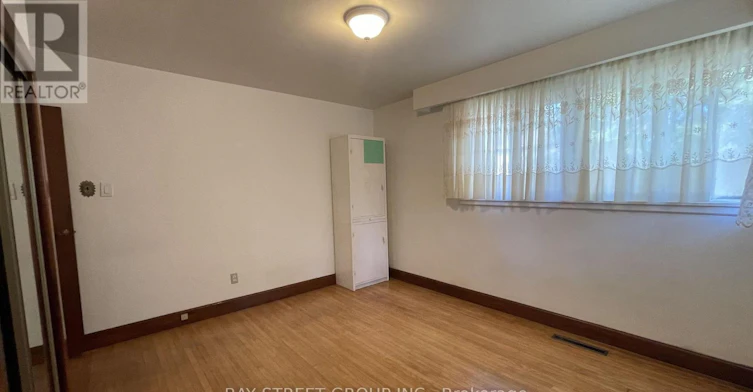 260 Moore Park Avenue, Toronto, ON, M2M 1N6 - 9