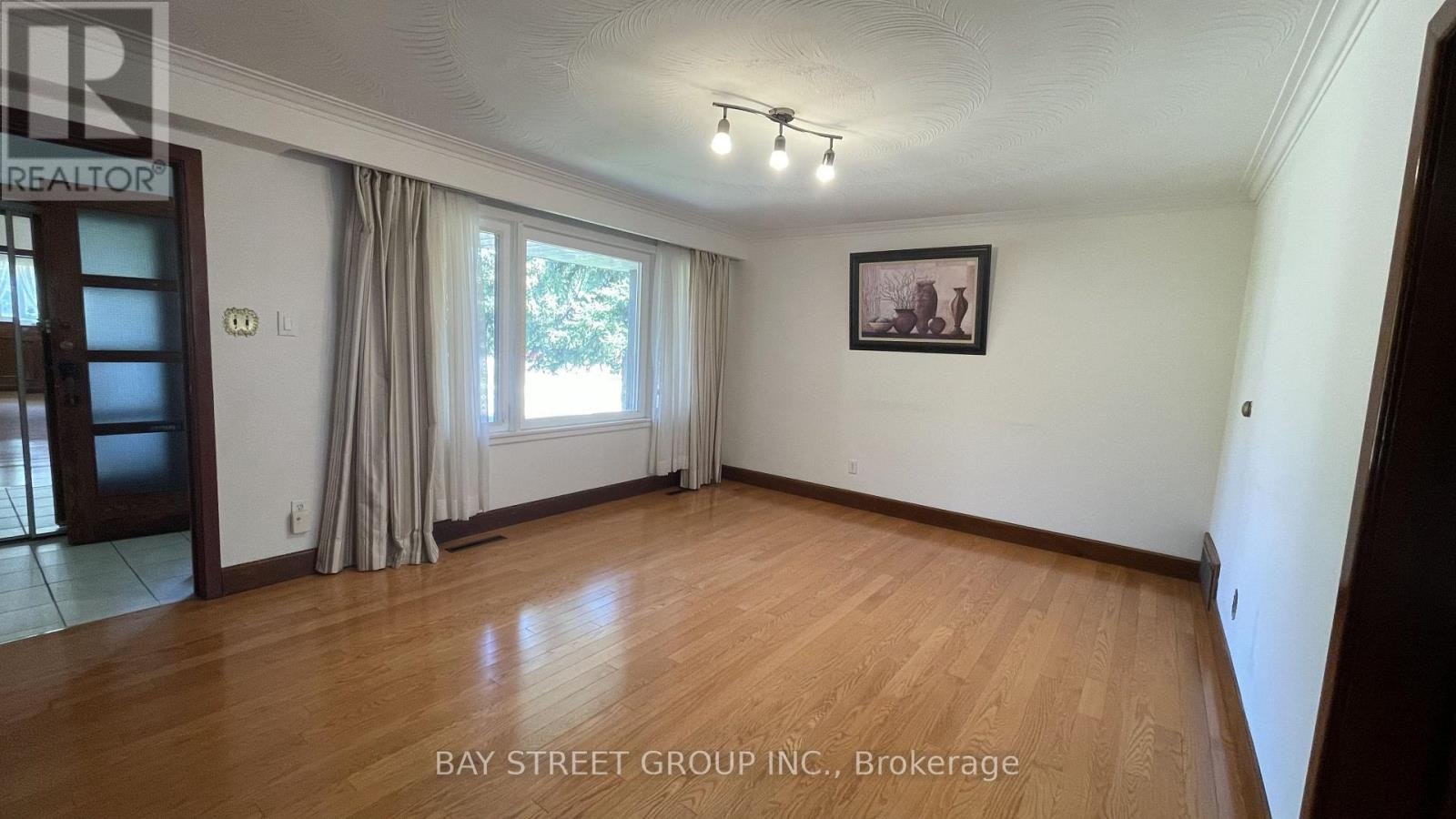 260 Moore Park Avenue, Toronto, ON, M2M 1N6 - 3