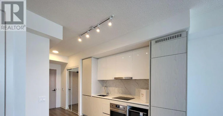 2907-28 Interchange Way, Vaughan, ON, L4K 0P8