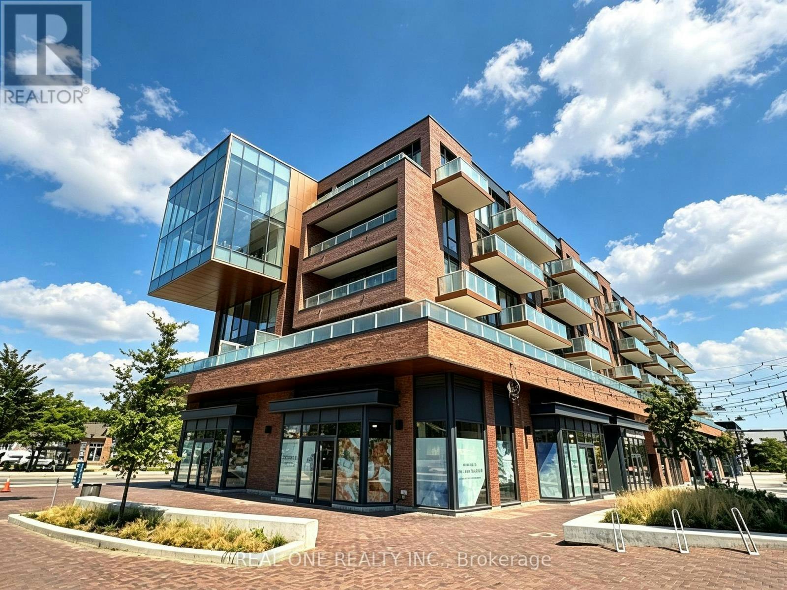 333-215 Lakeshore Road W, Mississauga, ON, L5H 0A7