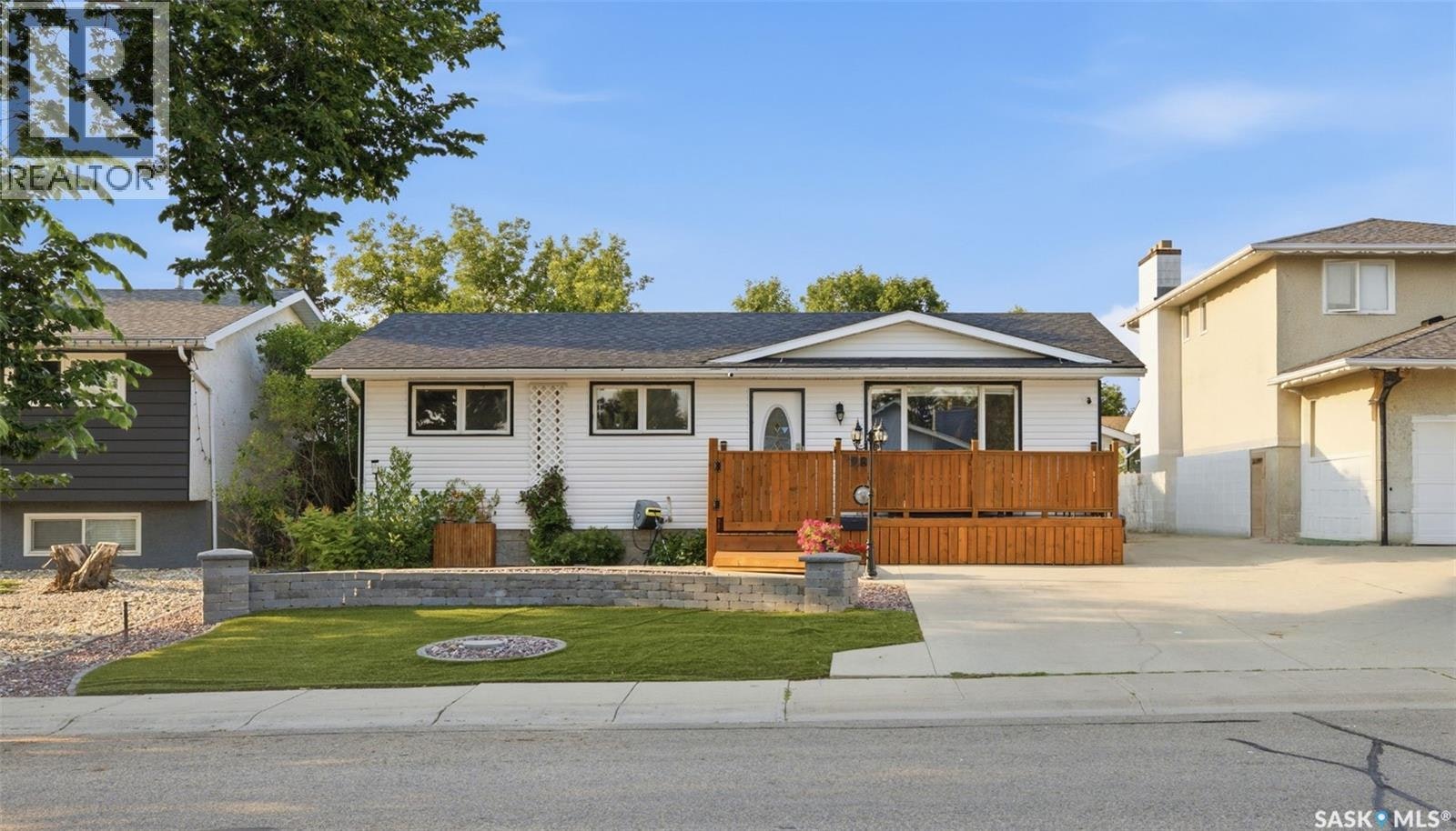 98 Dunsmore Drive, Regina, SK, S4R 7G2