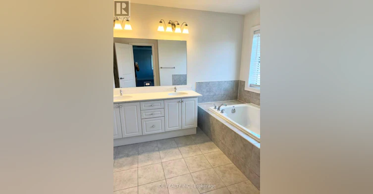 16 Jericho Avenue, Georgina, ON, L4P 0G9 - 21