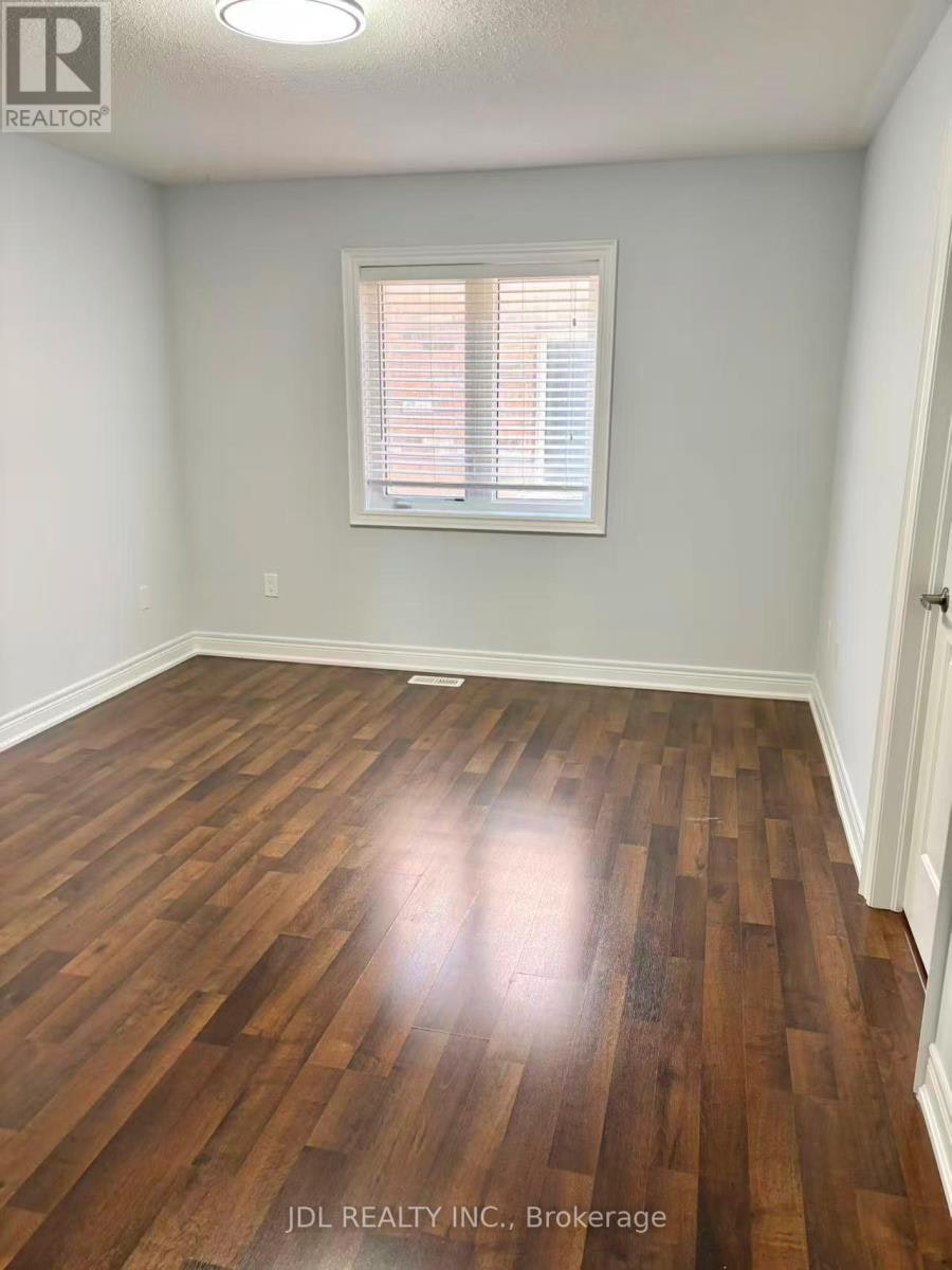 16 Jericho Avenue, Georgina, ON, L4P 0G9 - 18