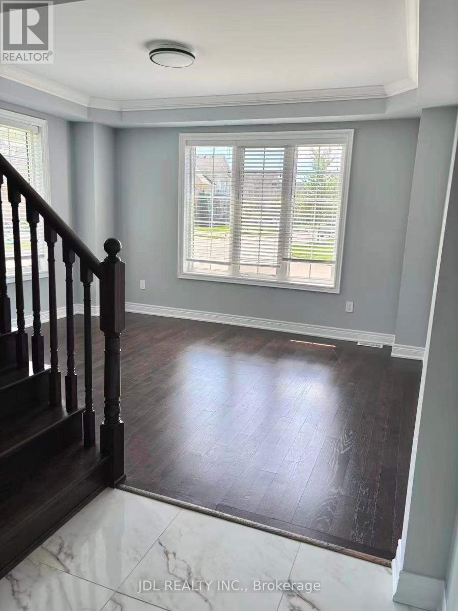 16 Jericho Avenue, Georgina, ON, L4P 0G9 - 6