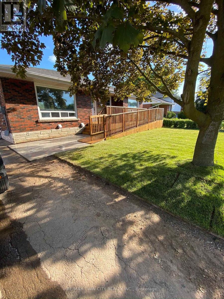 MAIN FLOOR-25 Hickery Place, Brantford, ON, N3S 3C7 - 2