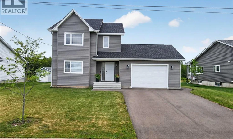 32 Luxor Drive