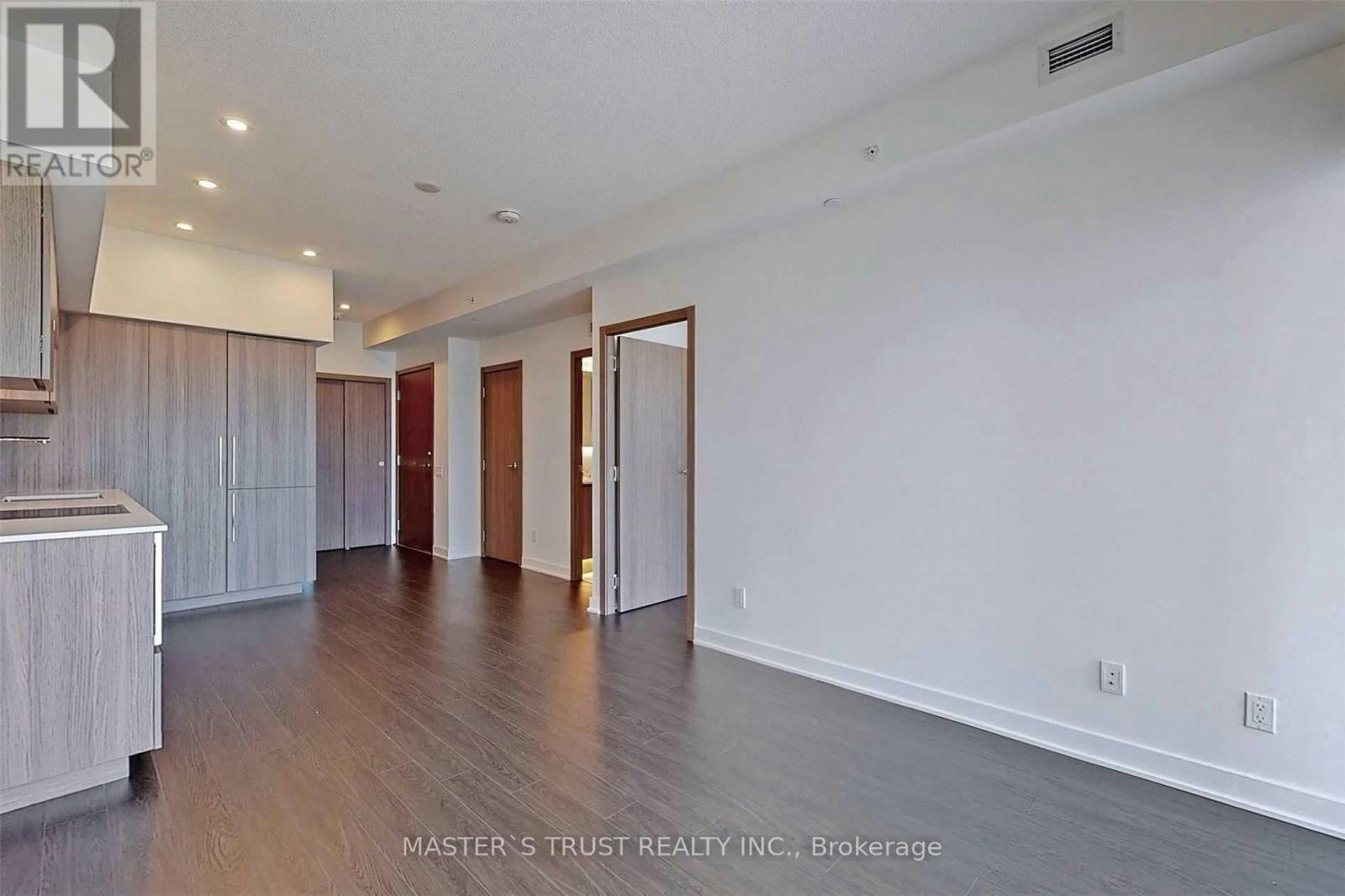 2611-17 Bathurst Street, Toronto, ON, M5V 0N1 - 9