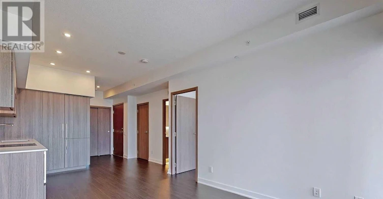 2611-17 Bathurst Street, Toronto, ON, M5V 0N1 - 9