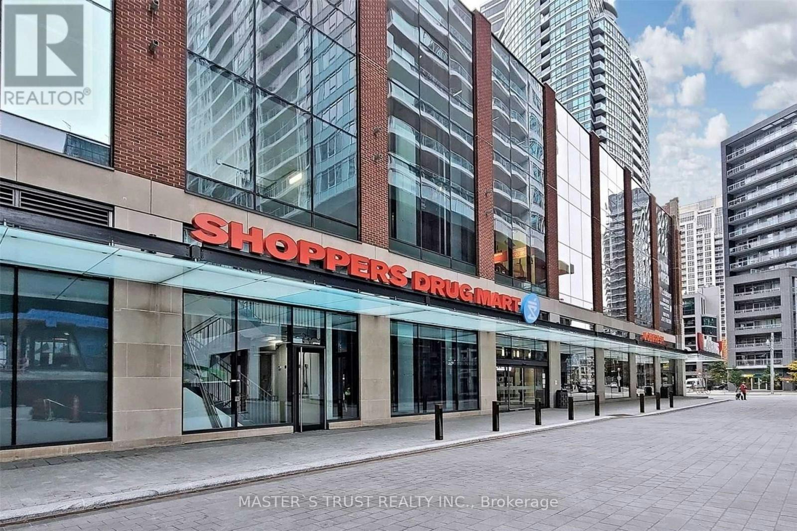 2611-17 Bathurst Street, Toronto, ON, M5V 0N1 - 2