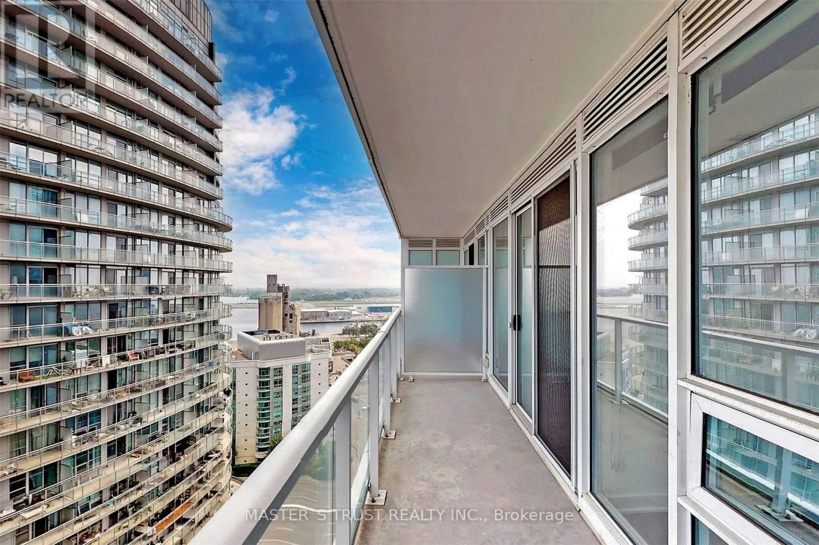 2611-17 Bathurst Street, Toronto, ON, M5V 0N1 - 26