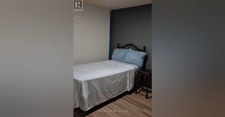 LOWER-256 Patricia Avenue, Toronto, ON, M2M 1J8 - 5