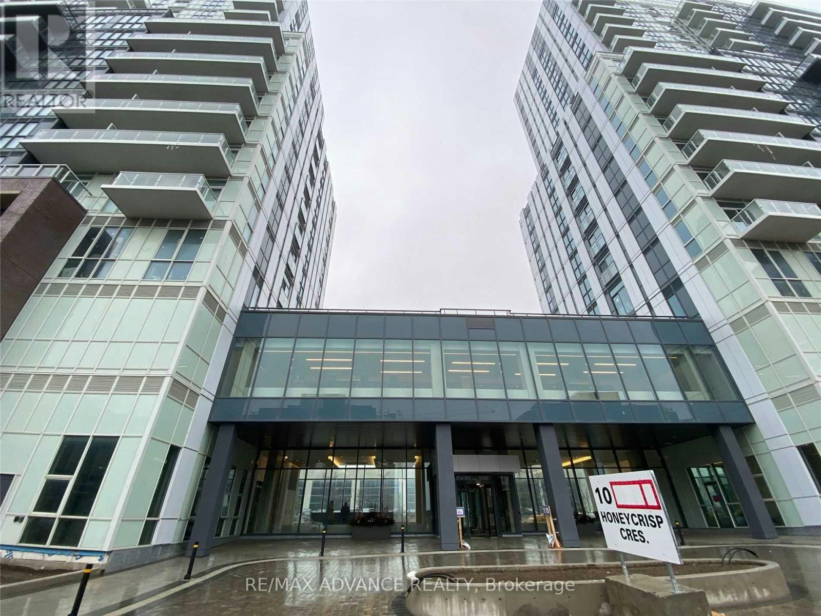 521-10 Honeycrisp Crescent, Vaughan, ON, L4K 0M7