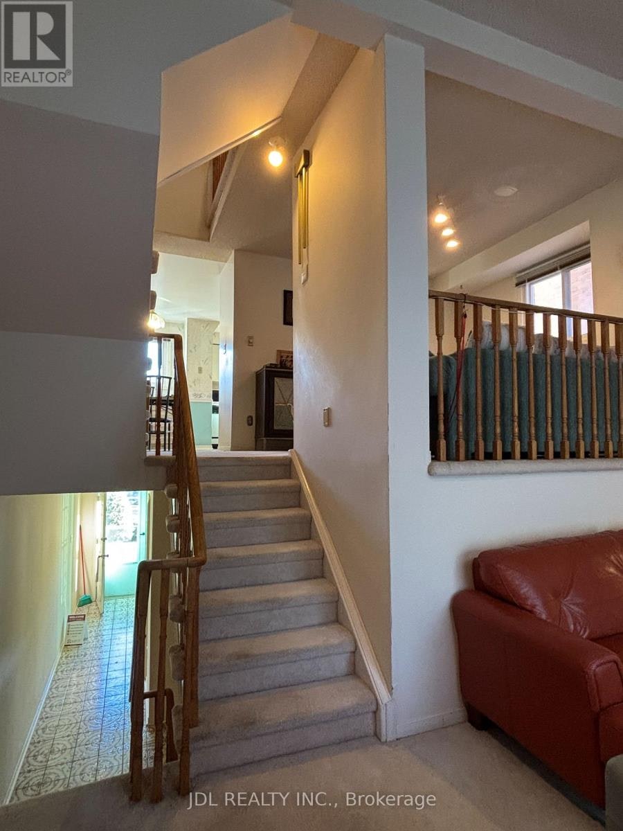 65 Cottonwood Court, Markham, ON, L3T 5W9 - 7