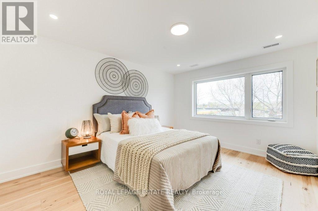4 Lunness Road, Toronto, ON, M8W 4M3 - 24