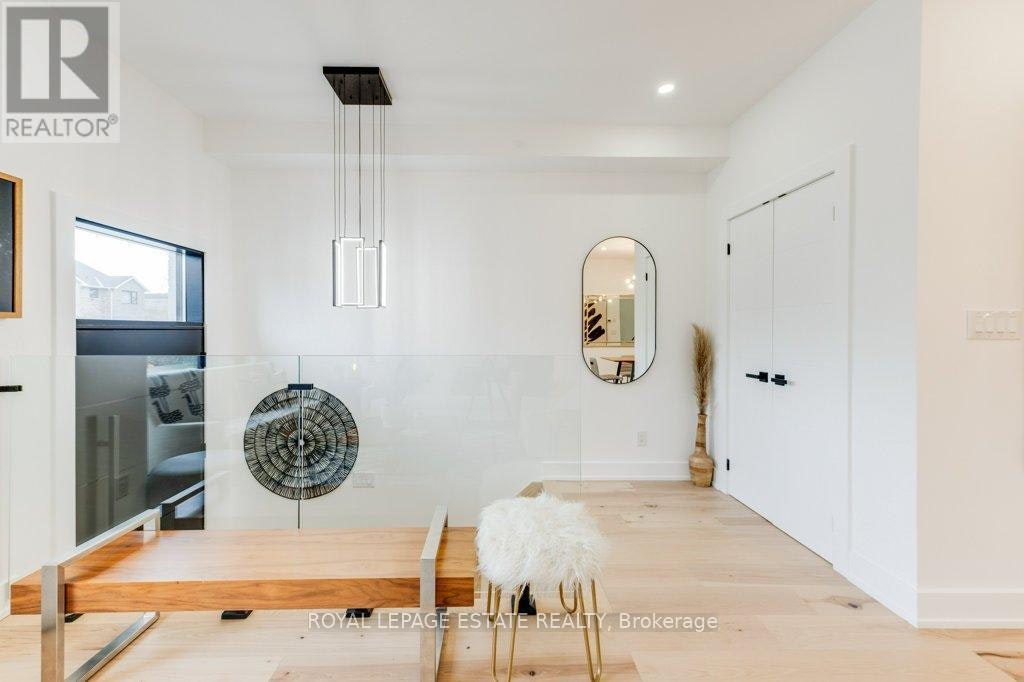 4 Lunness Road, Toronto, ON, M8W 4M3 - 6