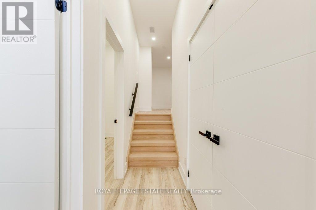 4 Lunness Road, Toronto, ON, M8W 4M3 - 37