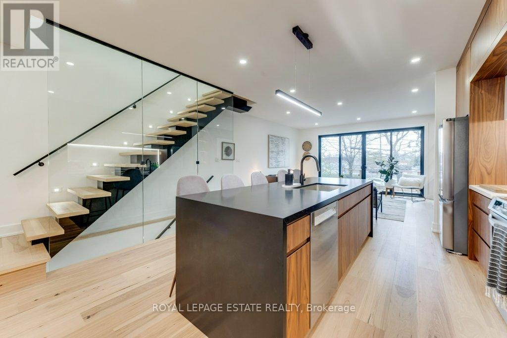 4 Lunness Road, Toronto, ON, M8W 4M3 - 11