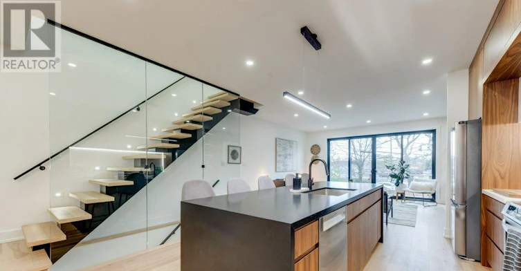 4 Lunness Road, Toronto, ON, M8W 4M3 - 11