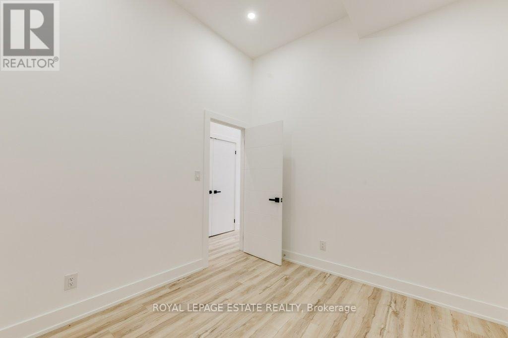 4 Lunness Road, Toronto, ON, M8W 4M3 - 38