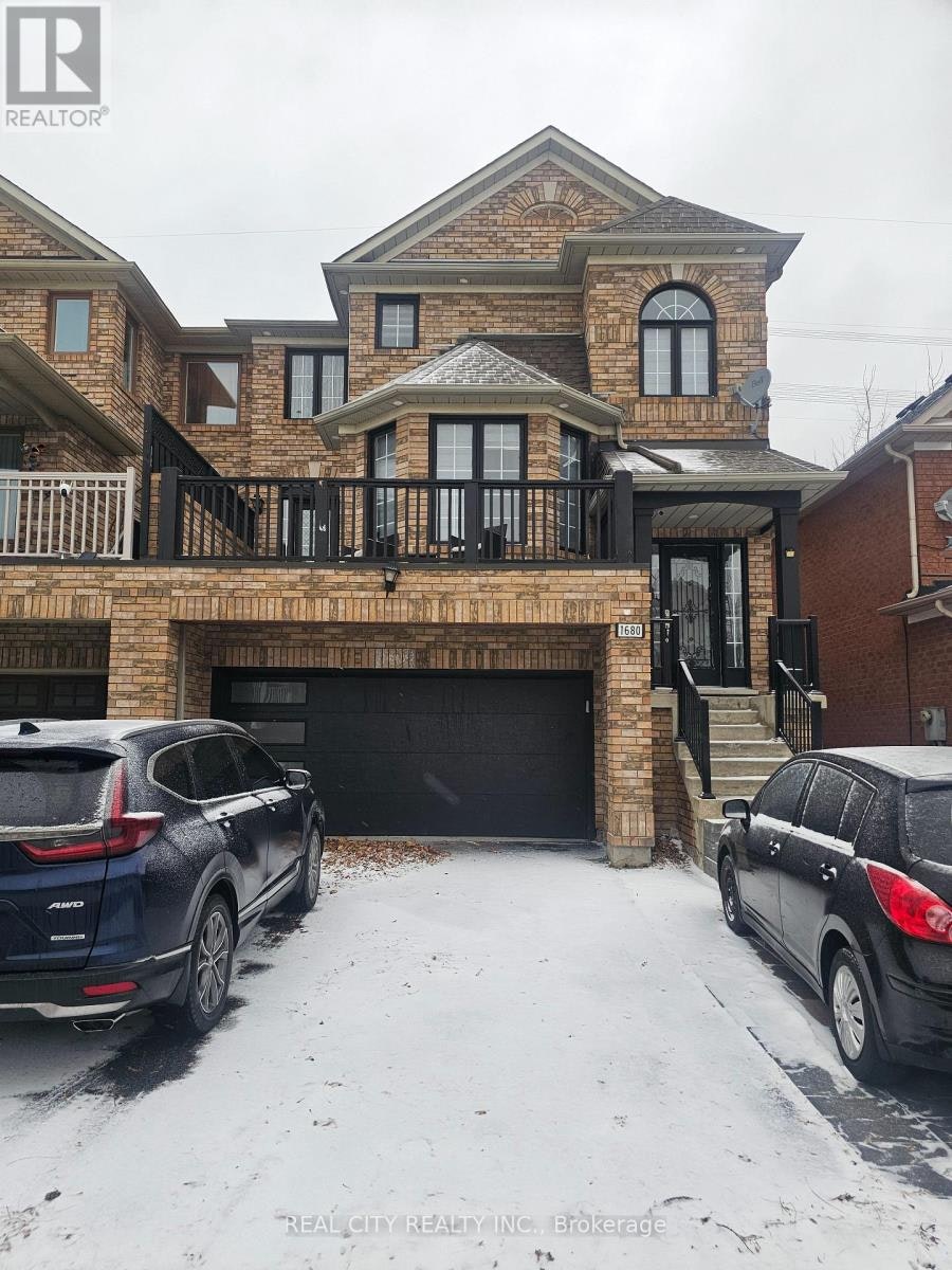 1680 Samuelson Circle, Mississauga, ON, L5N 7Z7