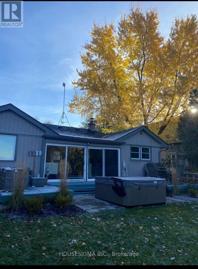 21063 Riverview Drive, Thames Centre, ON, N0M 2P0 - 2