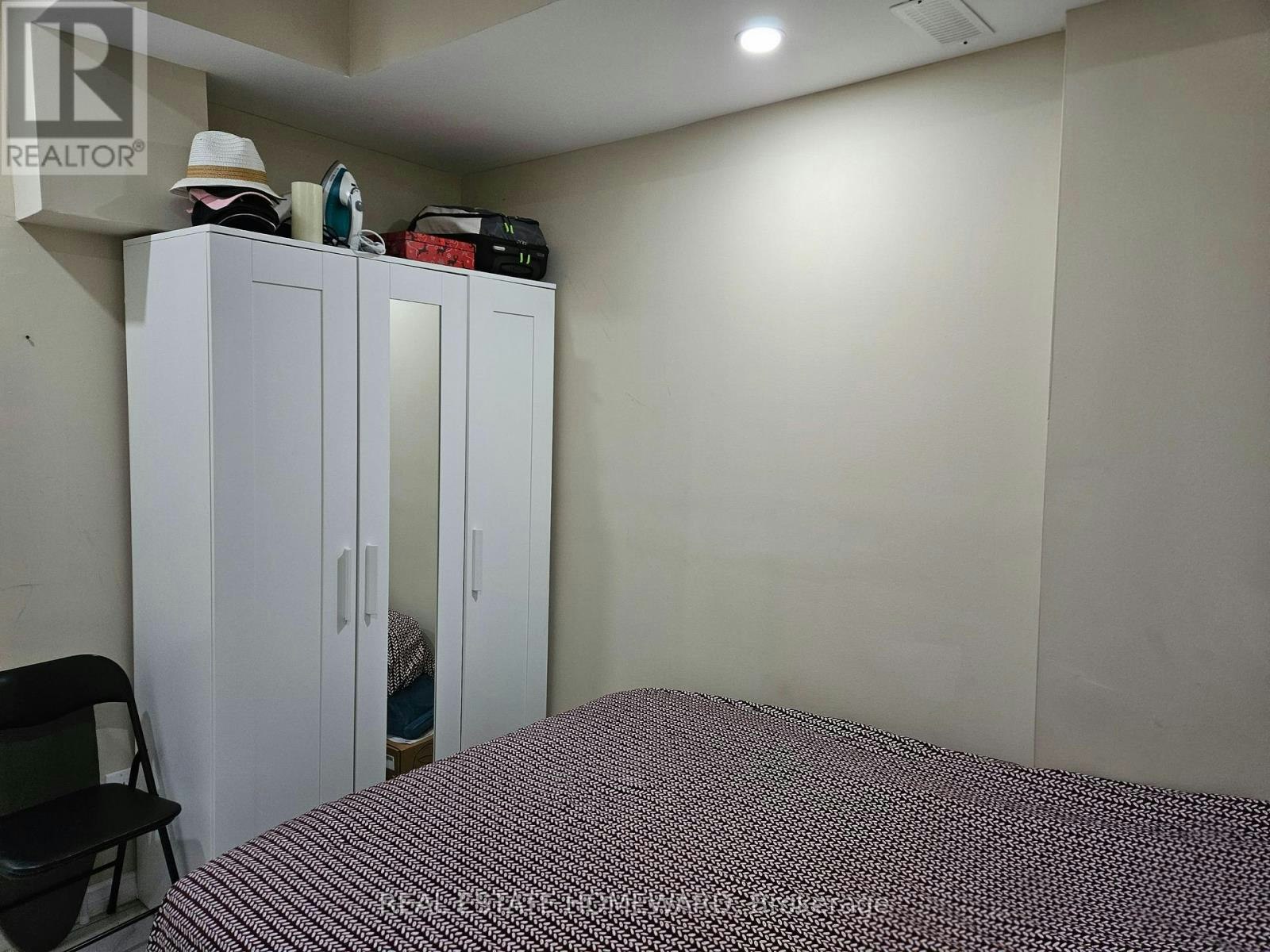 LOWER-141 Coxwell Avenue, Toronto, ON, M4L 3B4 - 8