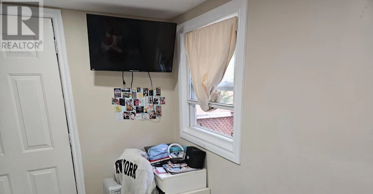 LOWER-141 Coxwell Avenue, Toronto, ON, M4L 3B4 - 10