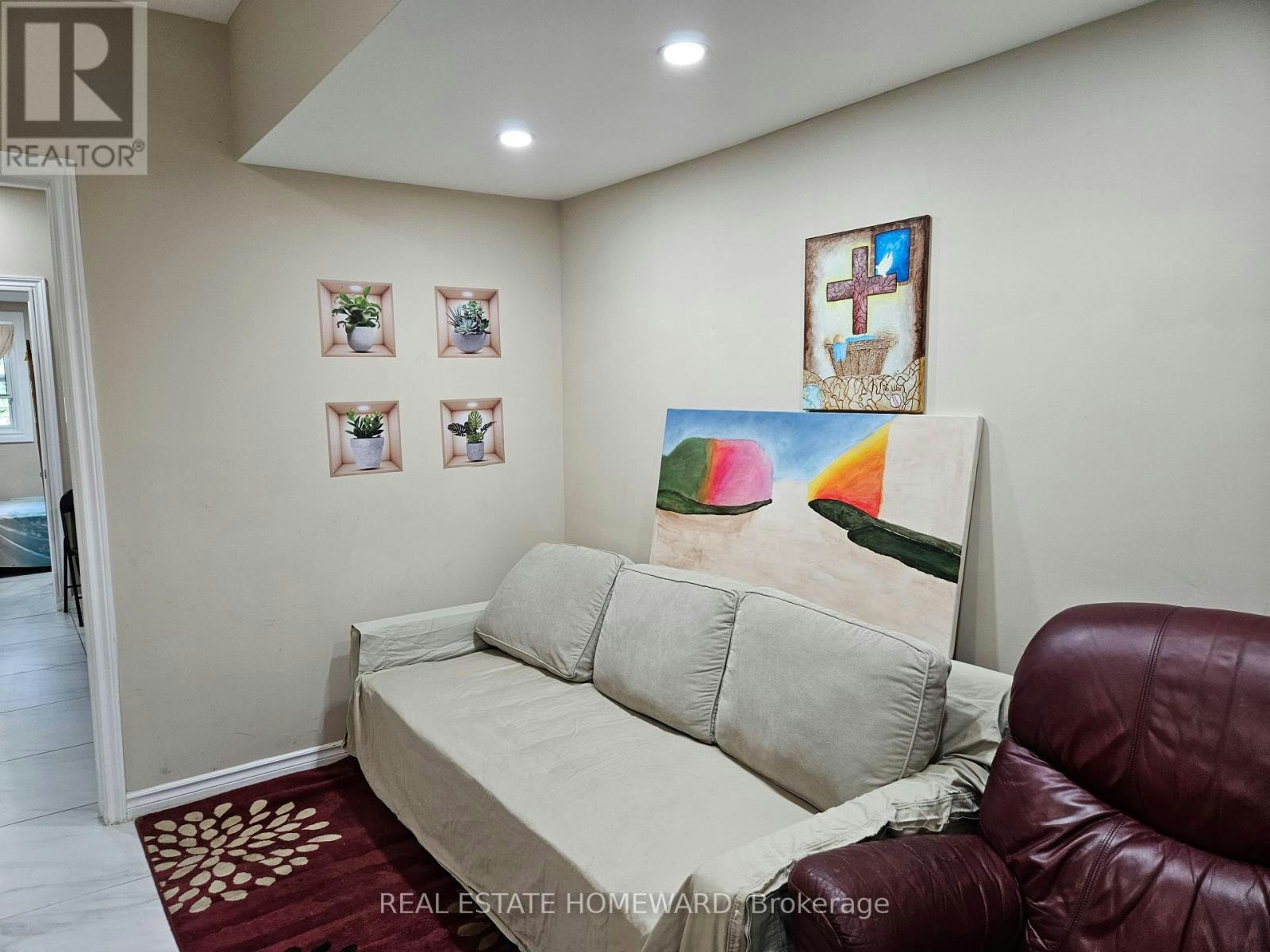 LOWER-141 Coxwell Avenue, Toronto, ON, M4L 3B4 - 5